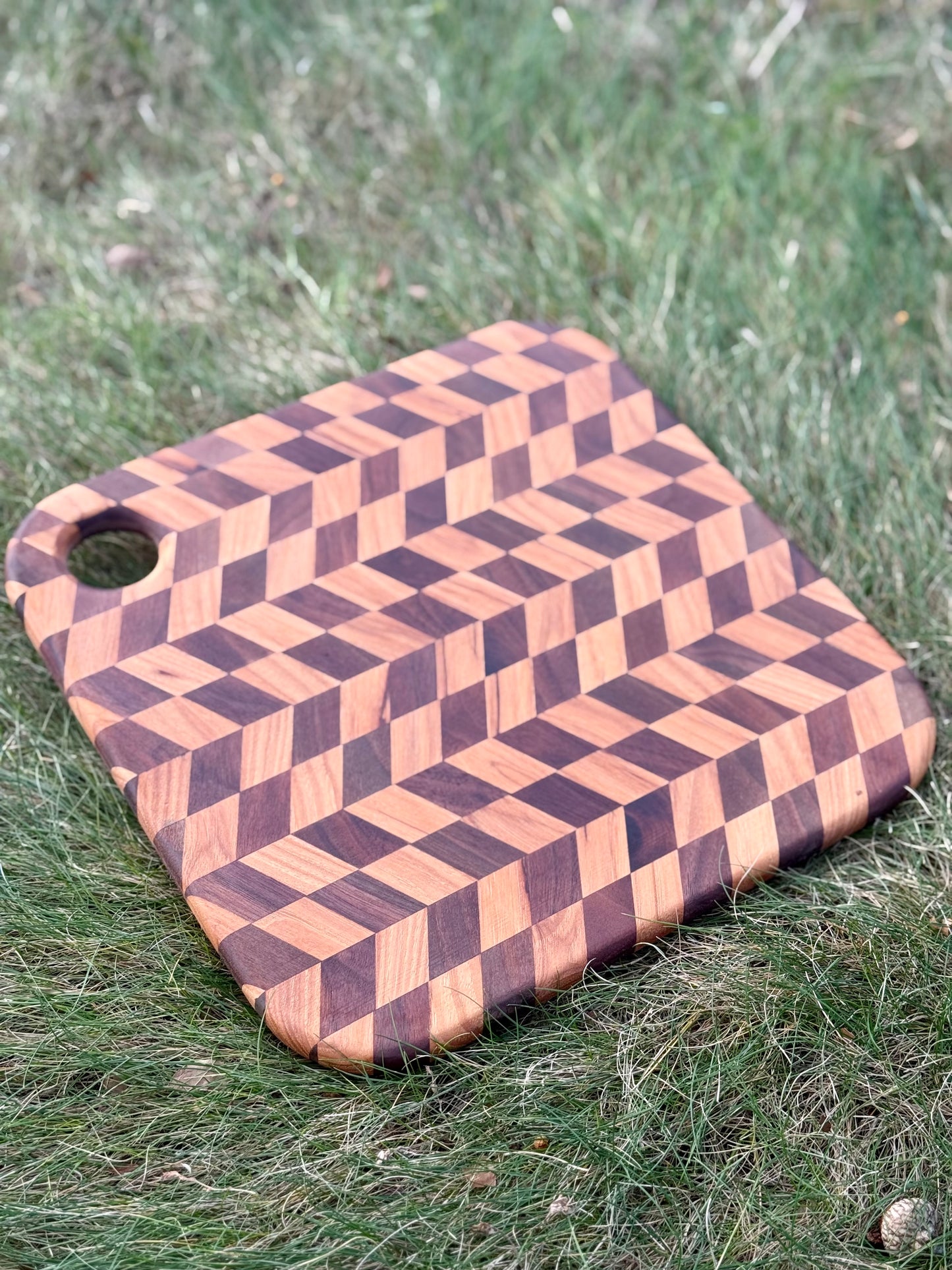 double chevron patten cutting board