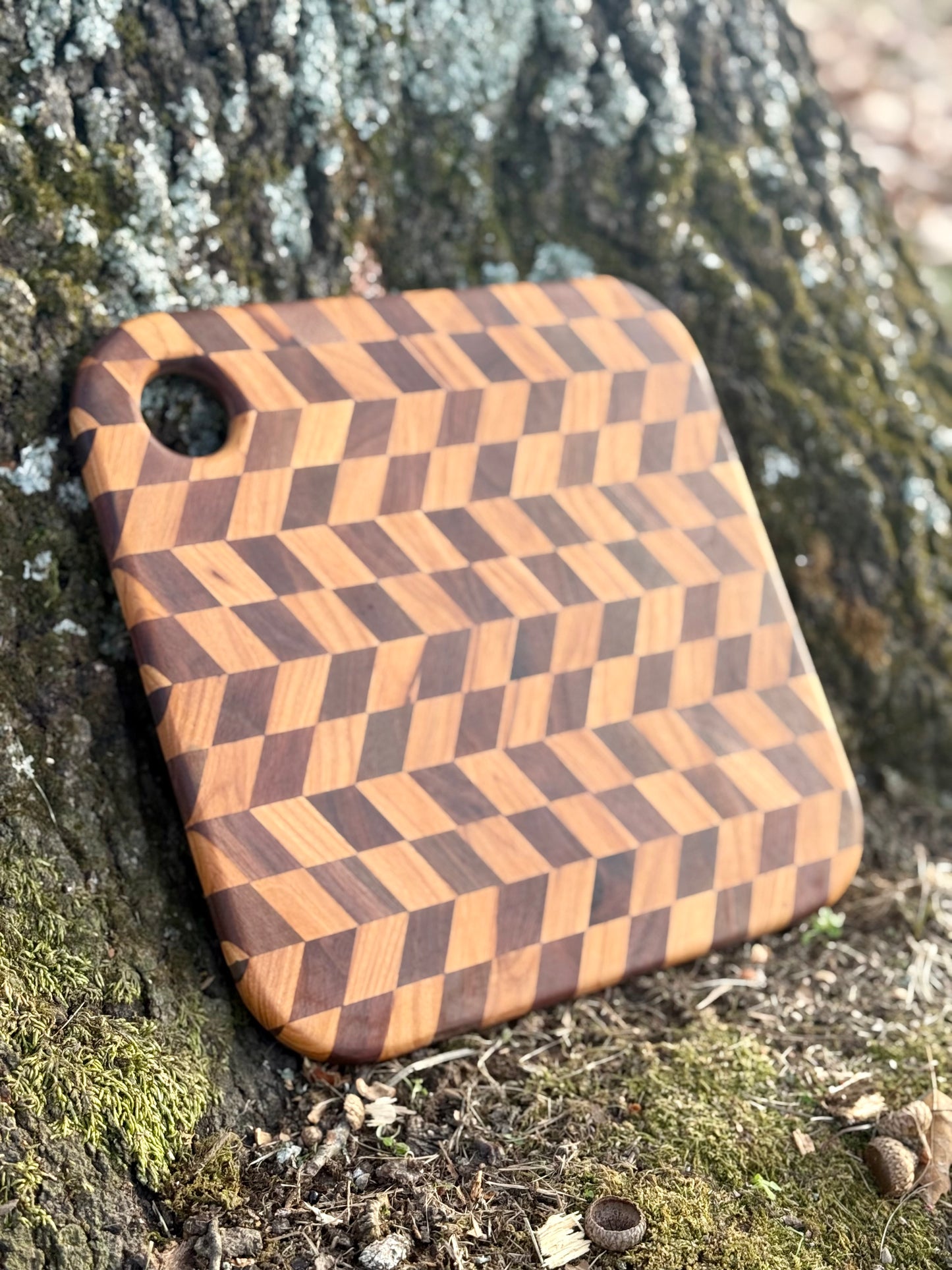 double chevron patten cutting board